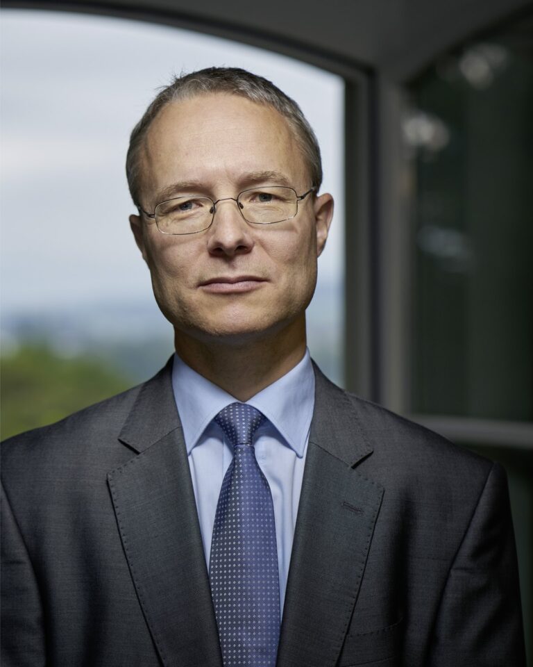 Prof. Dr. Dirk Niepelt