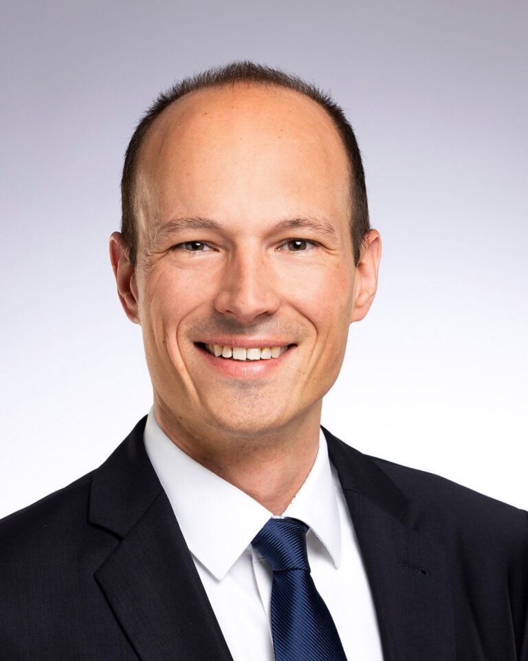 Prof. Dr. Philip Valta